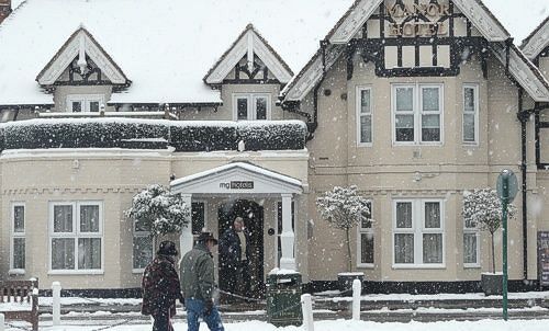 The Manor Hotel Windsor Exterior photo